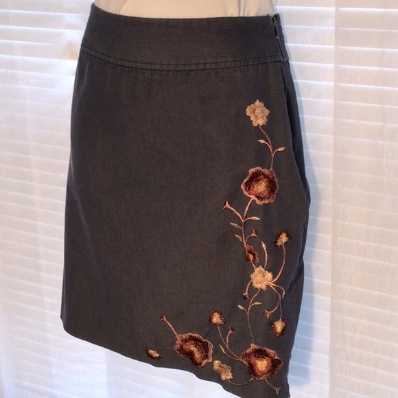 Rafaella Embroidered Skirt Sz 8 - Picture 2 of 7